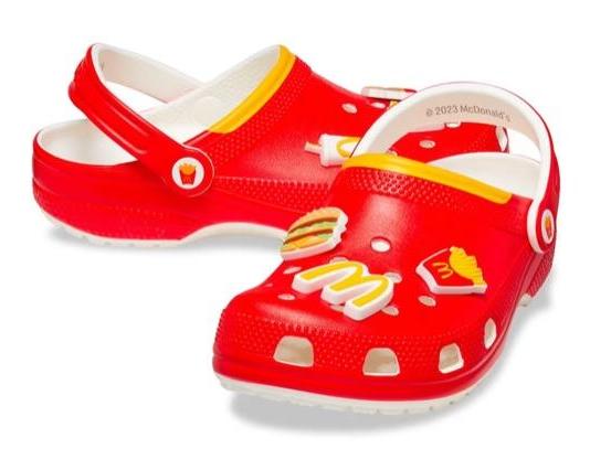 McDonald’s и Crocs представили совместную коллекцию обуви