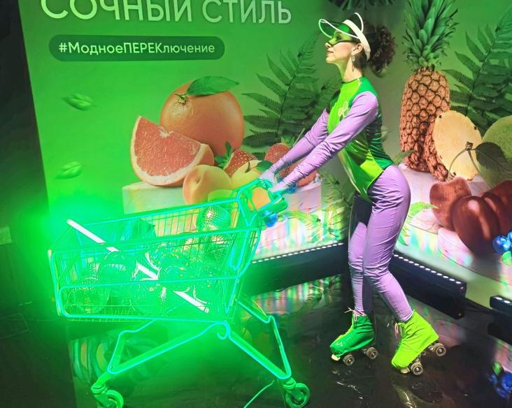 Нейросеть разработала униформу для «Перекрестка»